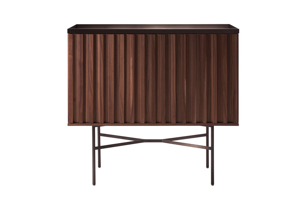 Barschrank_Harri_gross_Freisteller Peter Fehrentz interiordesign photography Innenarchitektur Fotografie Design Möbeldesign Furnituredesign More Bar Cabinet Housebar Harri American Walnut